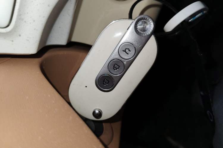 Used Wuling Hongguang MINIEV 2024 3rd Generation 170 km Vehicle Key