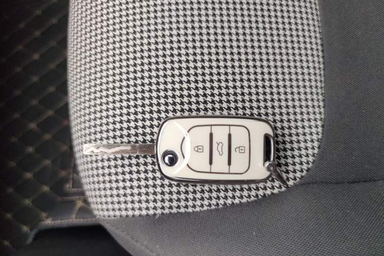 Used Wuling Hongguang MINIEV 2024 3rd Generation 215km Youth Edition Vehicle Key