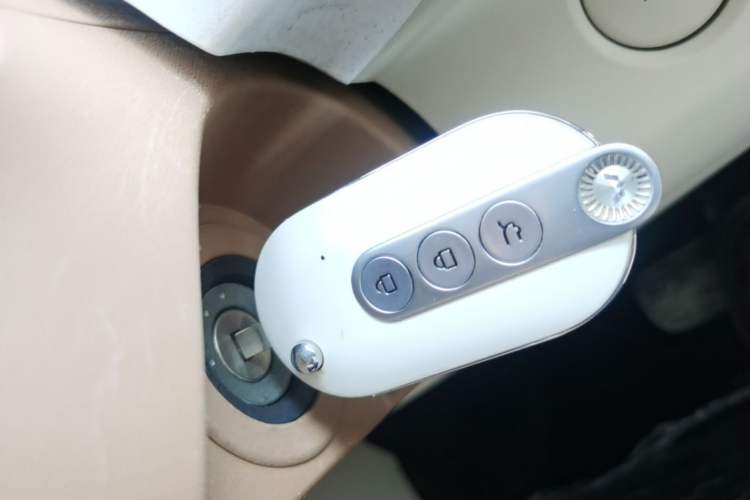 Used Wuling Hongguang MINIEV 2024 3rd Generation 170 km Vehicle Key