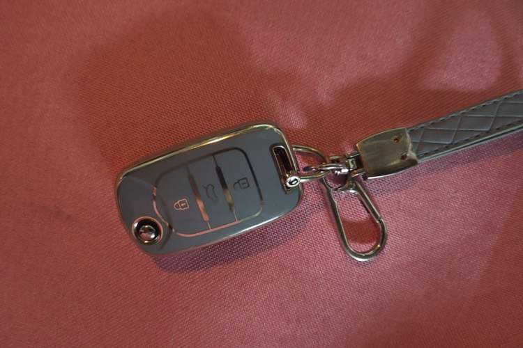 Used Wuling Hongguang MINIEV 2024 3rd Generation 215km Youth Edition Vehicle Key