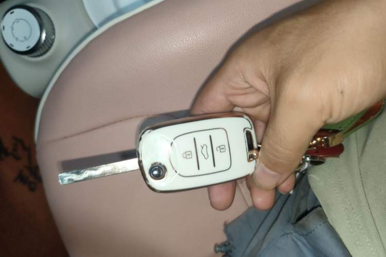 Used Wuling Hongguang MINIEV 2024 3rd Generation 215km Youth Edition Vehicle Key