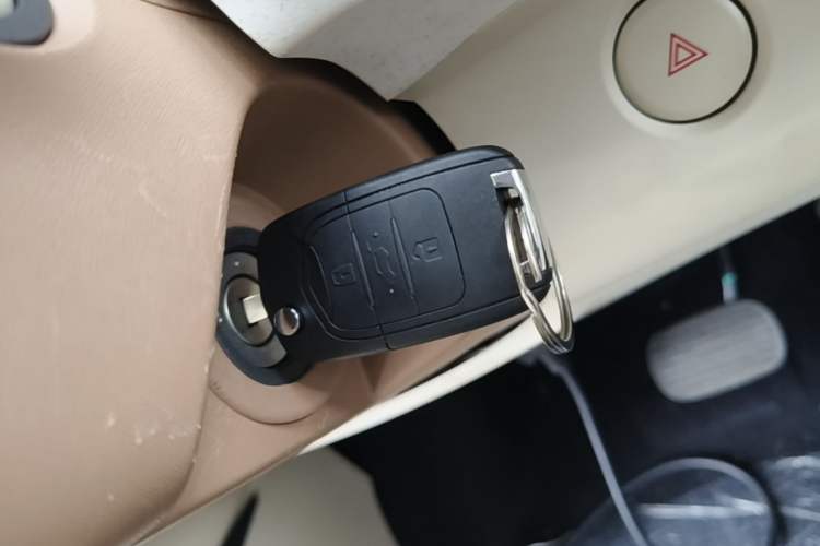 Used Wuling Hongguang MINIEV 2024 3rd Generation 215km Youth Edition Vehicle Key