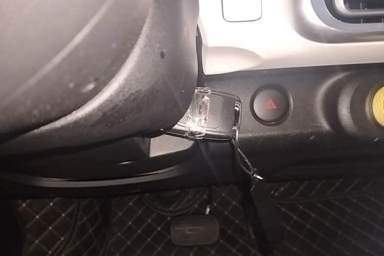 Used Wuling Hongguang MINIEV 2024 3rd Generation 215km Youth Edition Vehicle Key