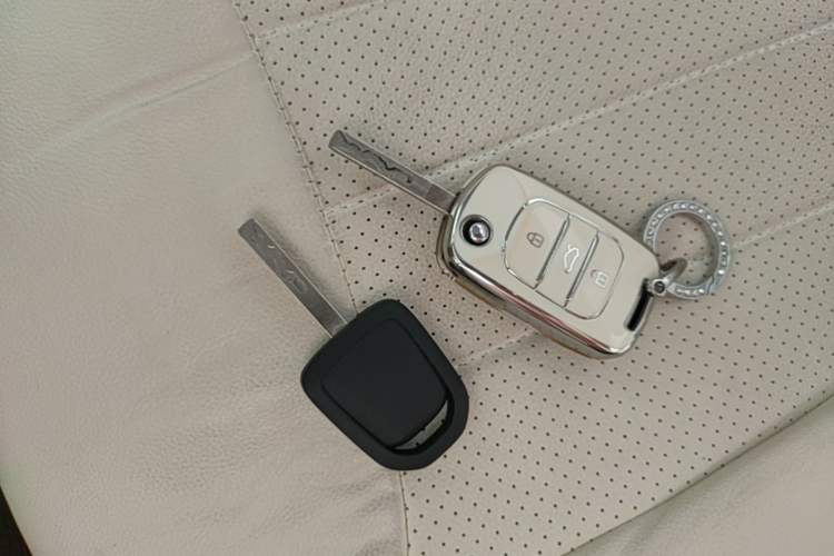 Used Wuling Hongguang MINIEV 2024 3rd Generation 215km Youth Edition Vehicle Key