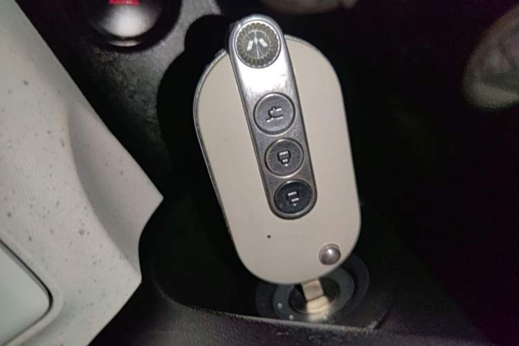 Used Wuling Hongguang MINIEV 2024 3rd Generation 215km Advanced Version Vehicle Key
