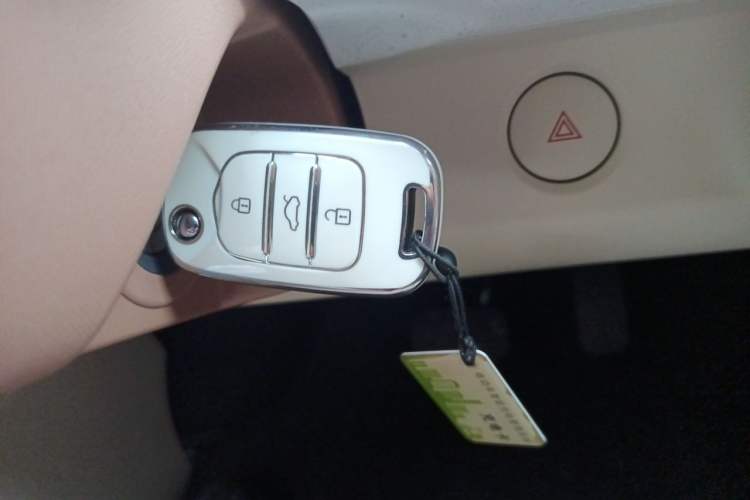 Used Wuling Hongguang MINIEV 2024 3rd Generation 215km Youth Edition Vehicle Key