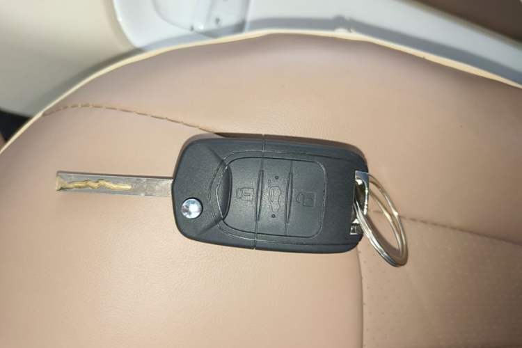 Used Wuling Hongguang MINIEV 2024 3rd Generation 215km Youth Edition Vehicle Key