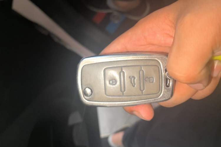 Used Wuling Hongguang MINIEV 2024 3rd Generation 215km Youth Edition Vehicle Key