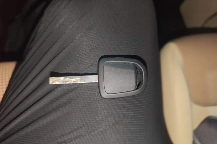 Used Wuling Hongguang MINIEV 2024 3rd Generation 215km Youth Edition Vehicle Key