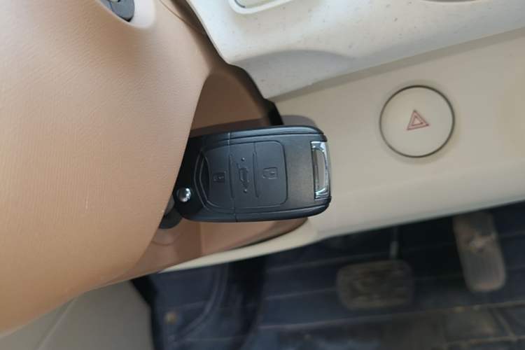 Used Wuling Hongguang MINIEV 2024 3rd Generation 215km Youth Edition Vehicle Key