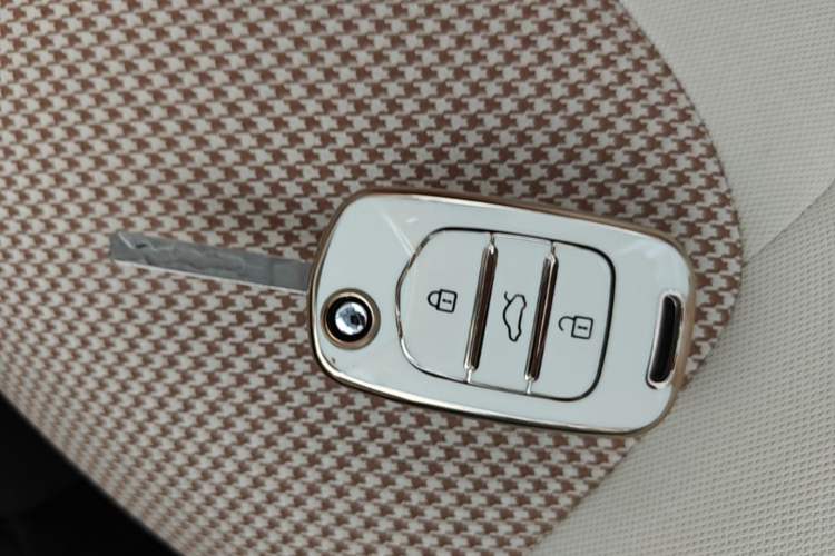 Used Wuling Hongguang MINIEV 2024 3rd Generation 215km Youth Edition Vehicle Key