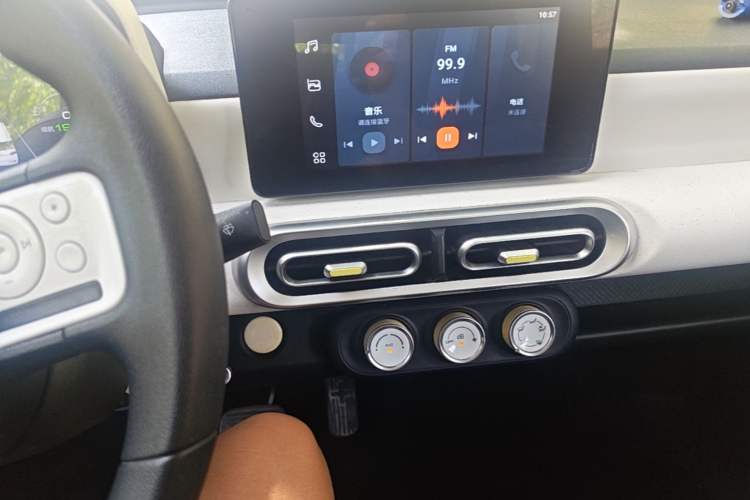 Used Wuling Hongguang MINIEV 2024 3rd Generation 215km Advanced Version Audio And AC Panel