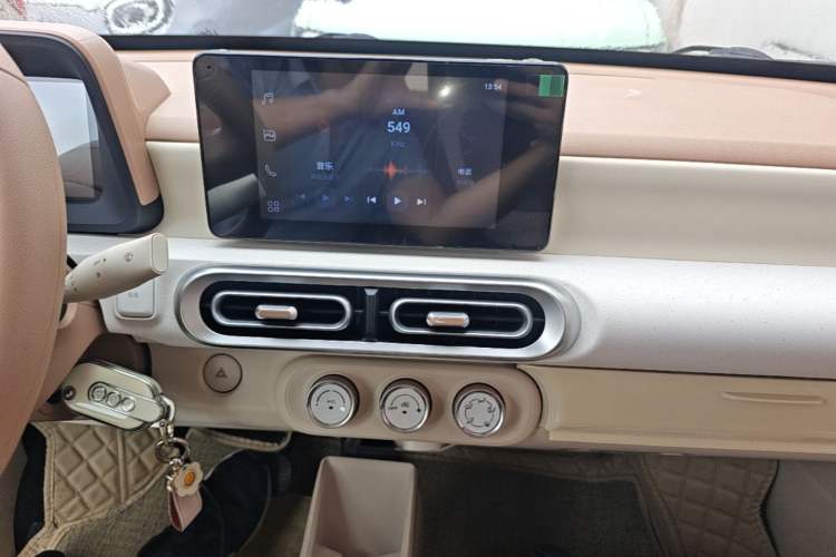 Used Wuling Hongguang MINIEV 2024 3rd Generation 215km Advanced Version Audio And AC Panel