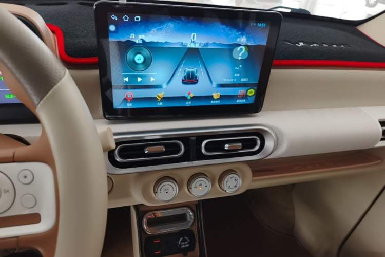 Used Wuling Hongguang MINIEV 2024 3rd Generation 215km Youth Edition Audio And AC Panel