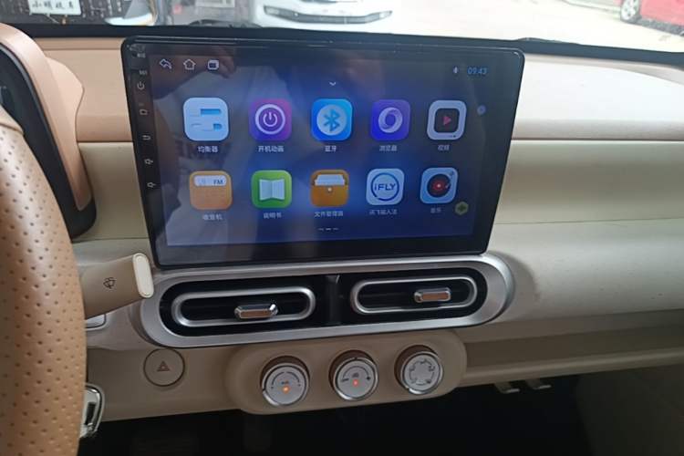 Used Wuling Hongguang MINIEV 2024 3rd Generation 215km Youth Edition Audio And AC Panel