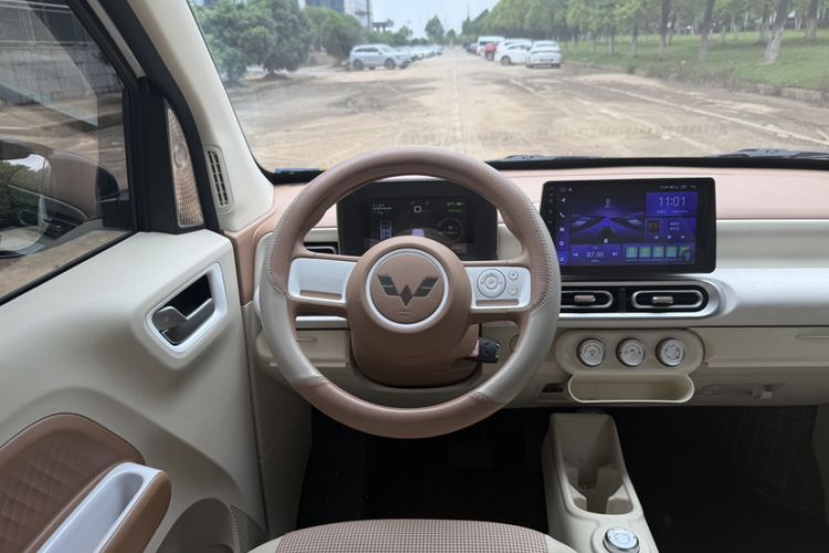 Used Wuling Hongguang MINIEV 2024 3rd Generation 215km Youth Edition Audio And AC Panel