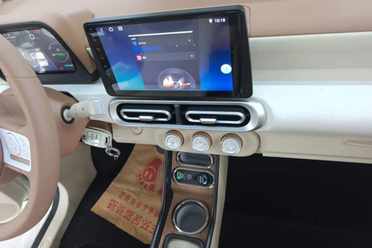 Used Wuling Hongguang MINIEV 2024 3rd Generation 215km Youth Edition Audio And AC Panel