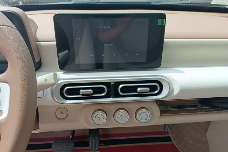 Used Wuling Hongguang MINIEV 2024 3rd Generation 215km Advanced Version Audio And AC Panel