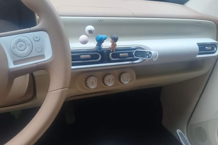 Used Wuling Hongguang MINIEV 2024 3rd Generation 215km Youth Edition Audio And AC Panel