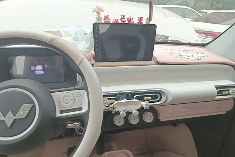 Used Wuling Hongguang MINIEV 2024 3rd Generation 215km Youth Edition Audio And AC Panel