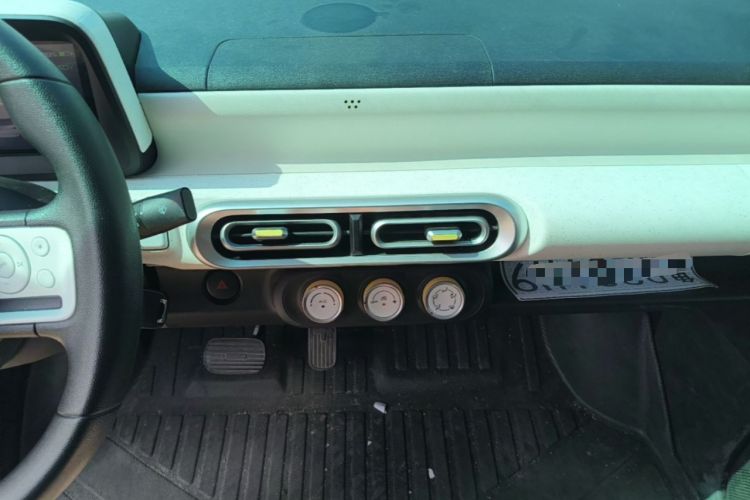 Used Wuling Hongguang MINIEV 2024 3rd Generation 215km Youth Edition Audio And AC Panel