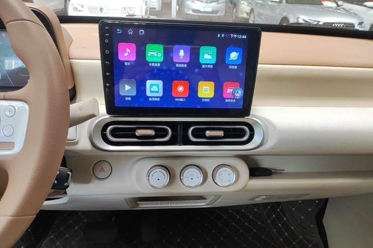 Used Wuling Hongguang MINIEV 2024 3rd Generation 215km Youth Edition Audio And AC Panel