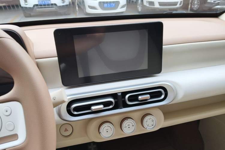 Used Wuling Hongguang MINIEV 2024 3rd Generation 215km Advanced Version Audio And AC Panel