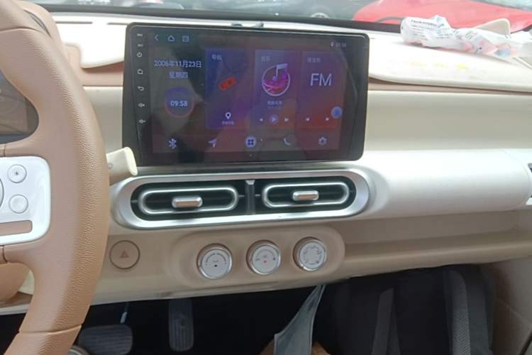 Used Wuling Hongguang MINIEV 2024 3rd Generation 215km Youth Edition Audio And AC Panel