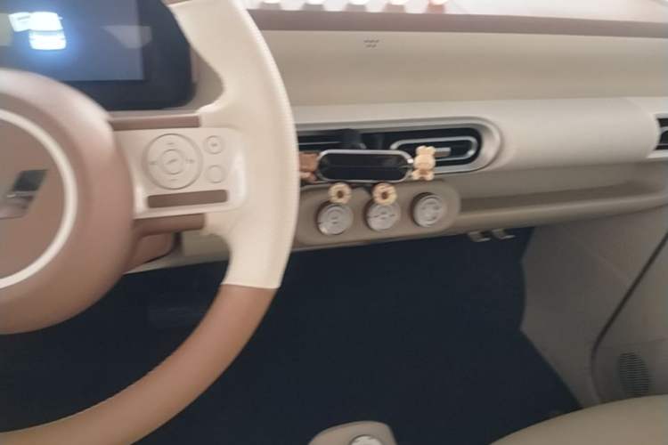 Used Wuling Hongguang MINIEV 2024 3rd Generation 215km Youth Edition Audio And AC Panel
