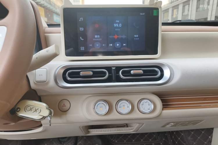 Used Wuling Hongguang MINIEV 2024 3rd Generation 215km Advanced Version Audio And AC Panel
