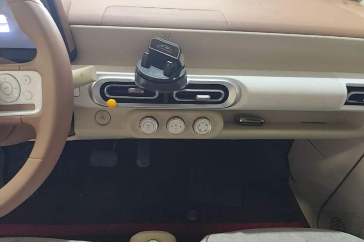 Used Wuling Hongguang MINIEV 2024 3rd Generation 215km Youth Edition Audio And AC Panel