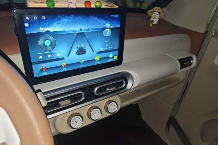 Used Wuling Hongguang MINIEV 2024 3rd Generation 215km Youth Edition Audio And AC Panel