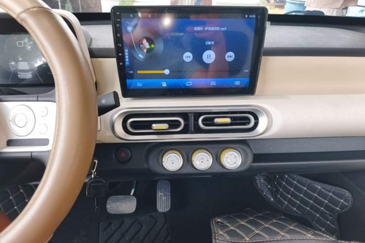 Used Wuling Hongguang MINIEV 2024 3rd Generation 215km Youth Edition Audio And AC Panel