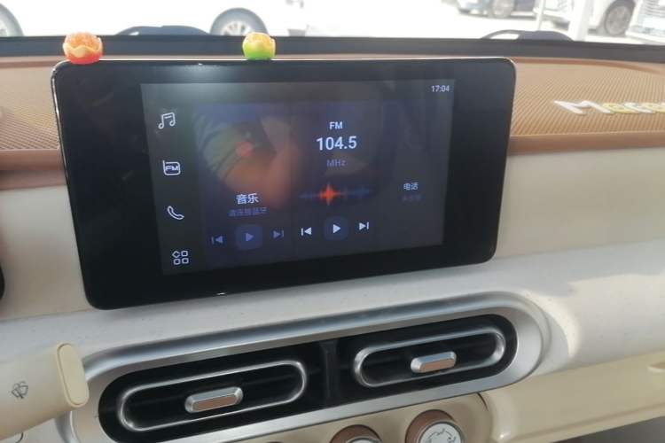 Used Wuling Hongguang MINIEV 2024 3rd Generation 215km Advanced Version Audio And AC Panel
