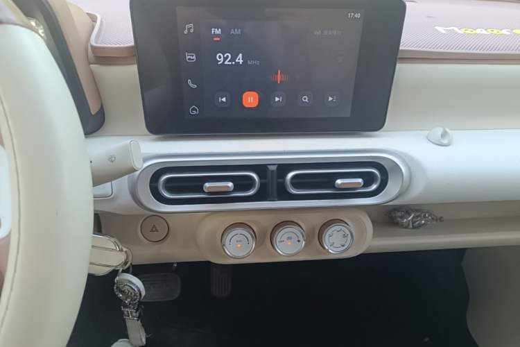 Used Wuling Hongguang MINIEV 2024 3rd Generation 215km Advanced Version Audio And AC Panel
