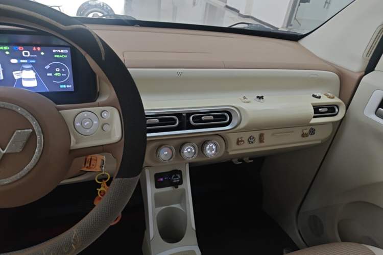 Used Wuling Hongguang MINIEV 2024 3rd Generation 215km Youth Edition Audio And AC Panel