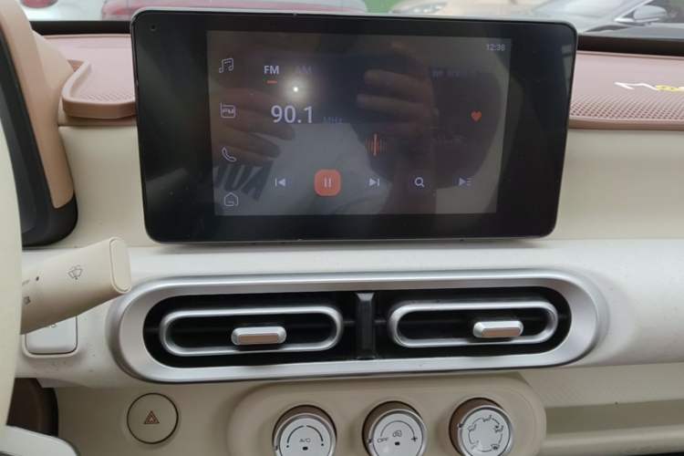 Used Wuling Hongguang MINIEV 2024 3rd Generation 215km Advanced Version Audio And AC Panel