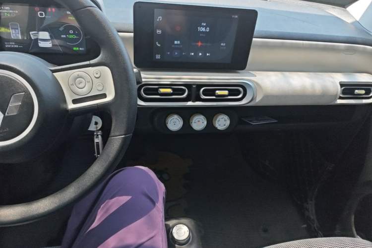 Used Wuling Hongguang MINIEV 2024 3rd Generation 215km Advanced Version Audio And AC Panel