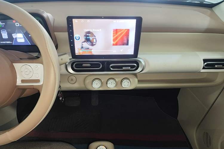 Used Wuling Hongguang MINIEV 2024 3rd Generation 215km Youth Edition Audio And AC Panel