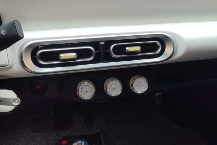 Used Wuling Hongguang MINIEV 2024 Third Generation 120 km Audio And AC Panel