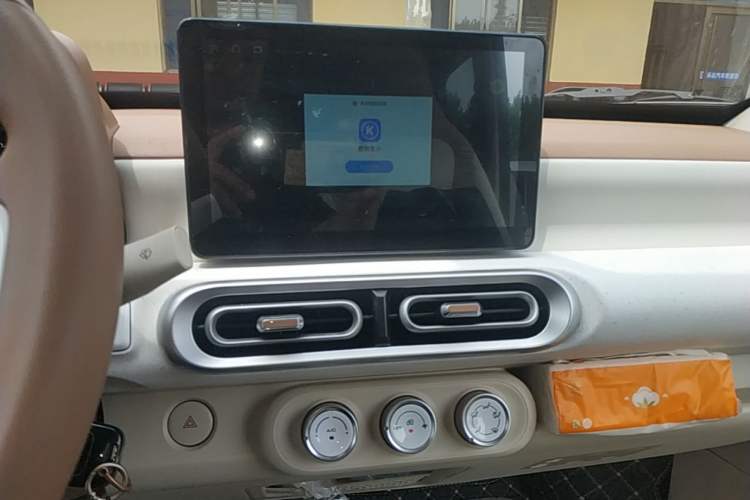 Used Wuling Hongguang MINIEV 2024 3rd Generation 215km Youth Edition Audio And AC Panel