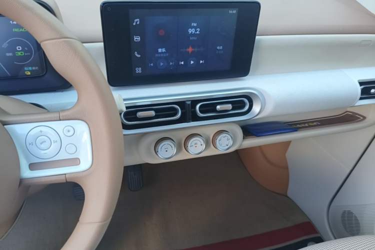 Used Wuling Hongguang MINIEV 2024 3rd Generation 215km Advanced Version Audio And AC Panel
