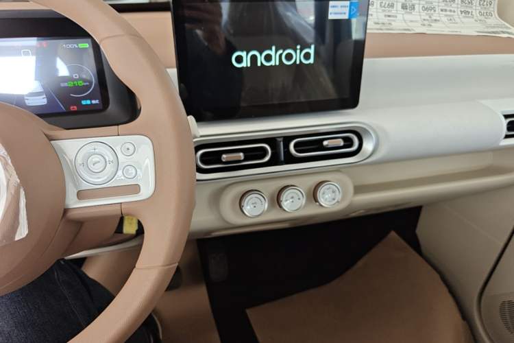 Used Wuling Hongguang MINIEV 2024 3rd Generation 215km Youth Edition Audio And AC Panel