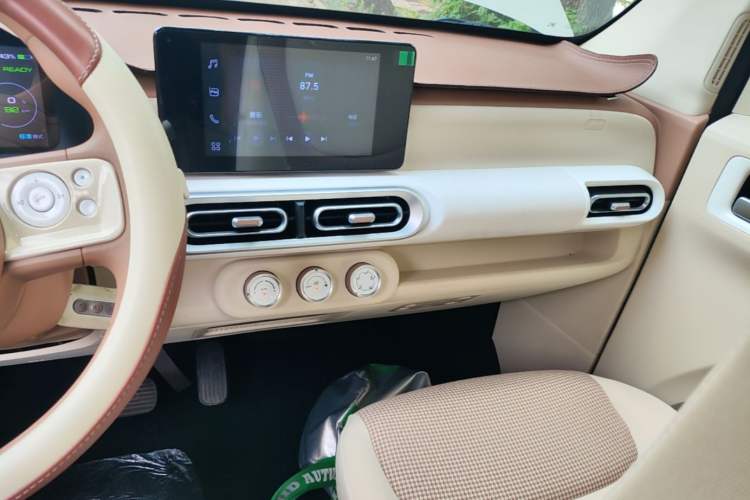 Used Wuling Hongguang MINIEV 2024 3rd Generation 215km Advanced Version Audio And AC Panel