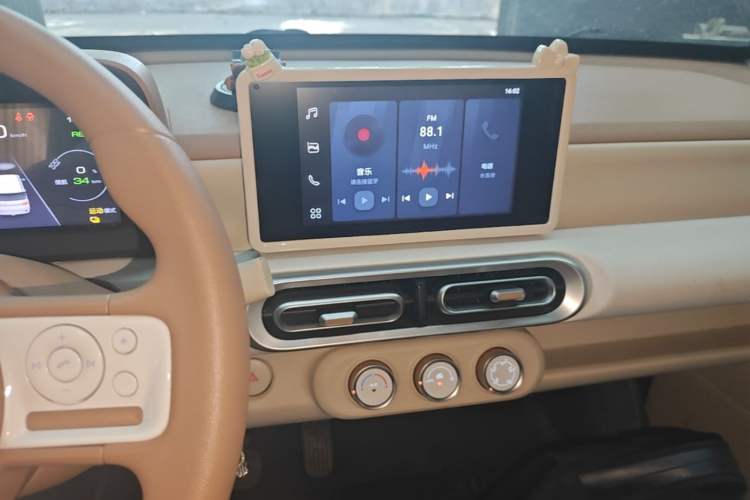 Used Wuling Hongguang MINIEV 2024 3rd Generation 215km Advanced Version Audio And AC Panel