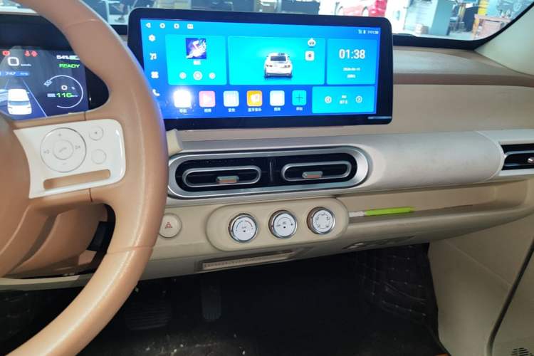 Used Wuling Hongguang MINIEV 2024 3rd Generation 215km Youth Edition Audio And AC Panel