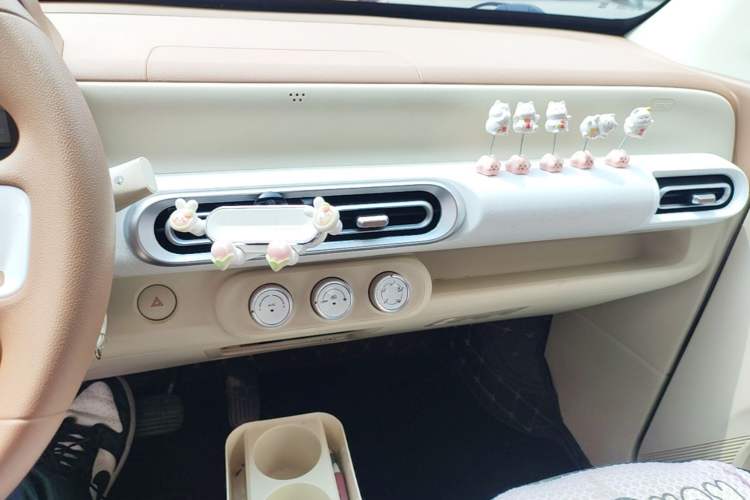 Used Wuling Hongguang MINIEV 2024 3rd Generation 215km Youth Edition Audio And AC Panel