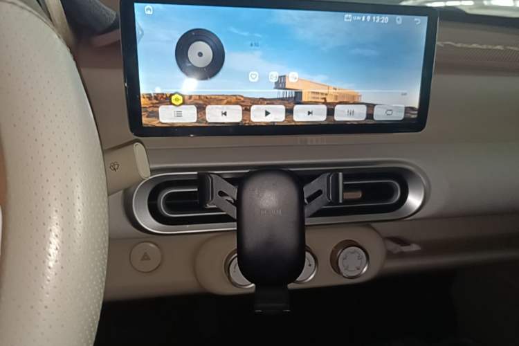 Used Wuling Hongguang MINIEV 2024 3rd Generation 215km Youth Edition Audio And AC Panel
