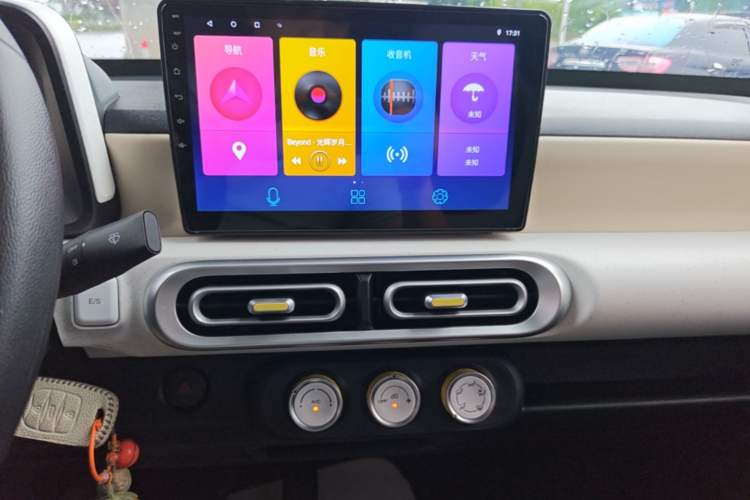Used Wuling Hongguang MINIEV 2024 3rd Generation 215km Youth Edition Audio And AC Panel