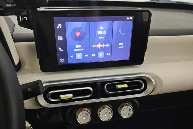 Used Wuling Hongguang MINIEV 2024 3rd Generation 215km Advanced Version Audio And AC Panel